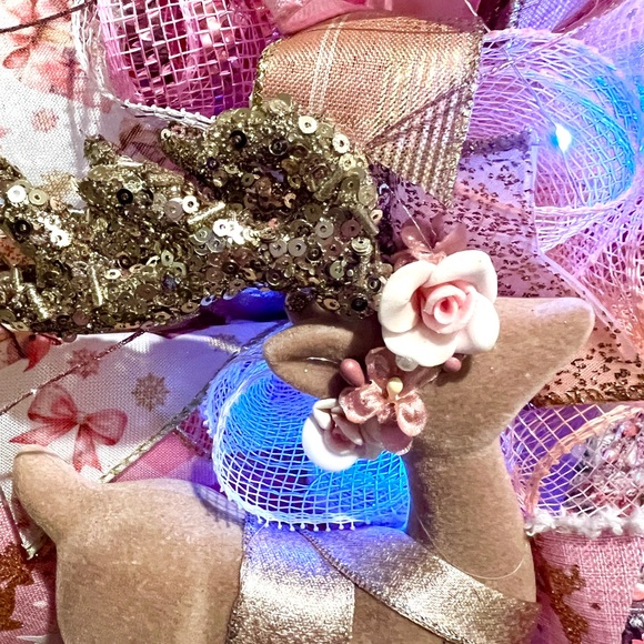 Handmade Pink Winter Floral Reindeer Holiday Ribbon Door Wreath 22 ins W82 - Picture 8 of 12